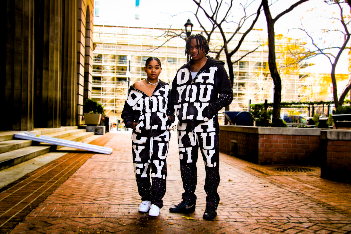 DISTRESS OH YOU FLY  (BLACK SWEATS)